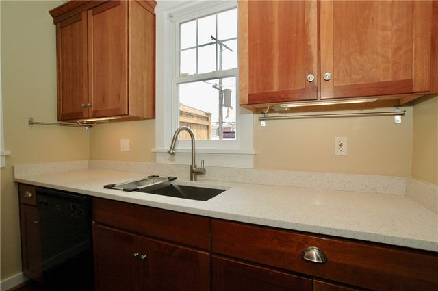 2 Dawson Court, Oakland, PA 15213