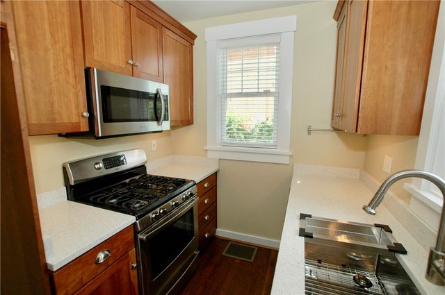 2 Dawson Court, Oakland, PA 15213