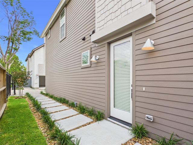 7506 Carver Road A, Houston, TX 77088