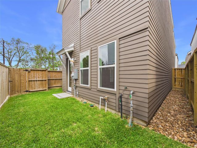 7506 Carver Road A, Houston, TX 77088