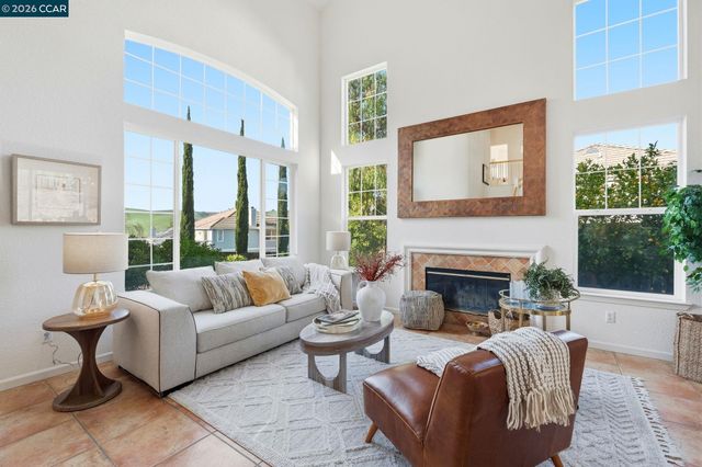 868 Deer Spring Cir, Concord, CA 94521