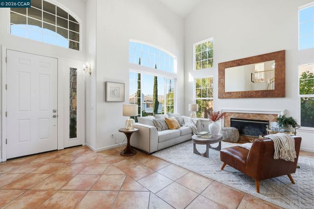 868 Deer Spring Cir, Concord, CA 94521