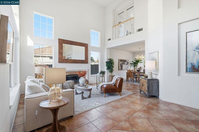 868 Deer Spring Cir, Concord, CA 94521