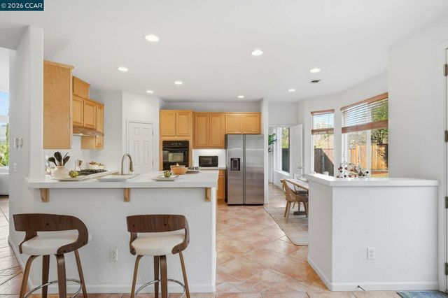 868 Deer Spring Cir, Concord, CA 94521