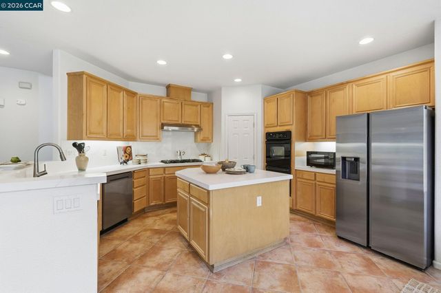 868 Deer Spring Cir, Concord, CA 94521