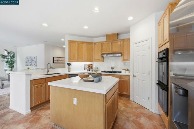 868 Deer Spring Cir, Concord, CA 94521