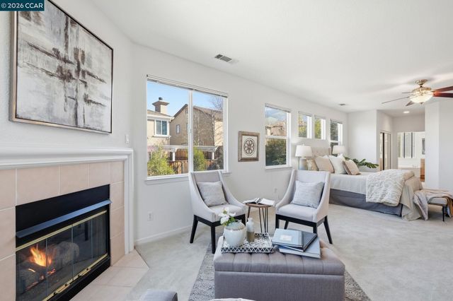 868 Deer Spring Cir, Concord, CA 94521