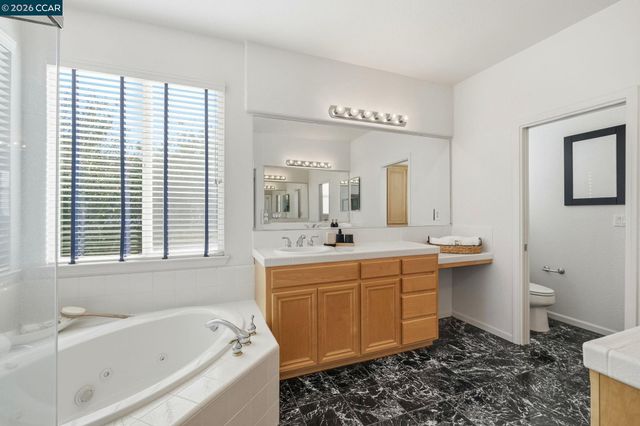 868 Deer Spring Cir, Concord, CA 94521