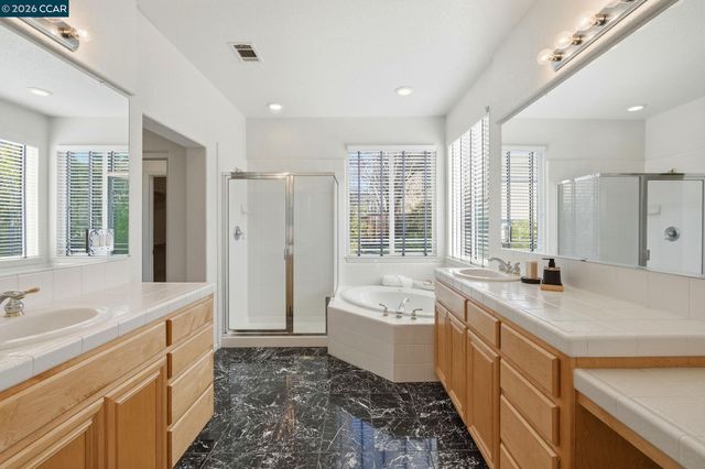 868 Deer Spring Cir, Concord, CA 94521