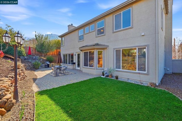 868 Deer Spring Cir, Concord, CA 94521