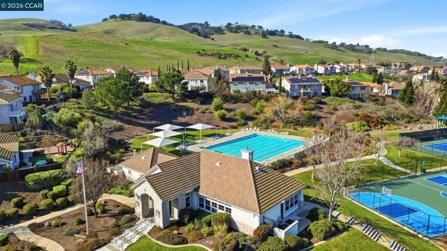 868 Deer Spring Cir, Concord, CA 94521