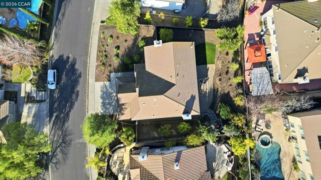 868 Deer Spring Cir, Concord, CA 94521