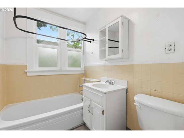 3027 Ne 11TH Ave, Portland, OR 97212