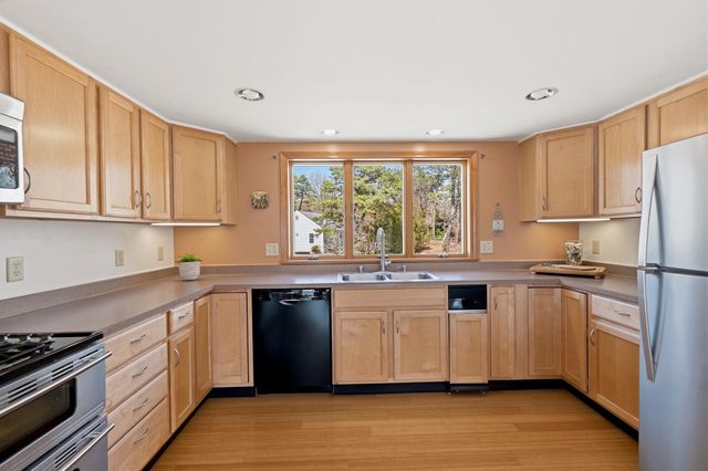 395 Kendrick Avenue, Wellfleet, MA 02667