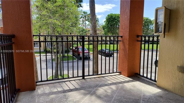 985 NE 34th Ave 204, Homestead, FL 33033