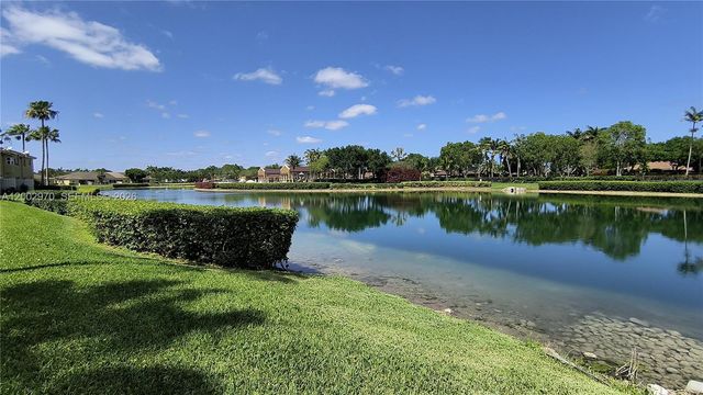 985 NE 34th Ave 204, Homestead, FL 33033