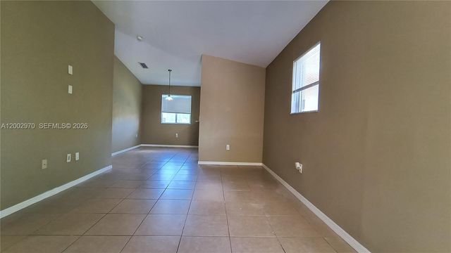 985 NE 34th Ave 204, Homestead, FL 33033