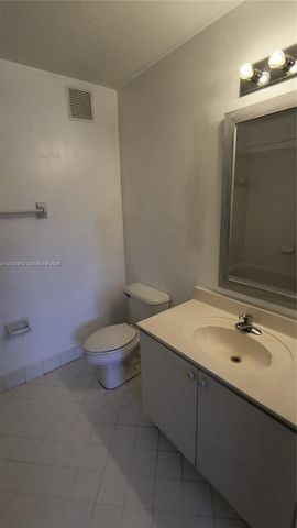 985 NE 34th Ave 204, Homestead, FL 33033