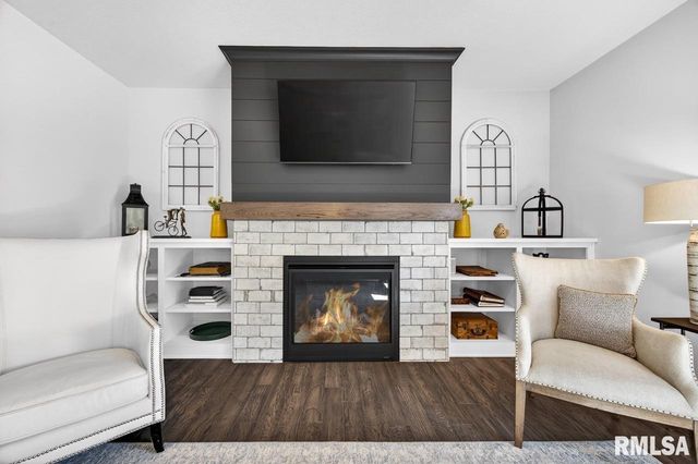 3000 W Saddle Creek Drive, Dunlap, IL 61525