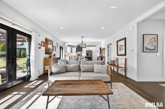 3000 W Saddle Creek Drive, Dunlap, IL 61525