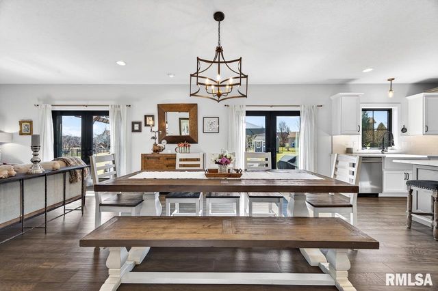 3000 W Saddle Creek Drive, Dunlap, IL 61525