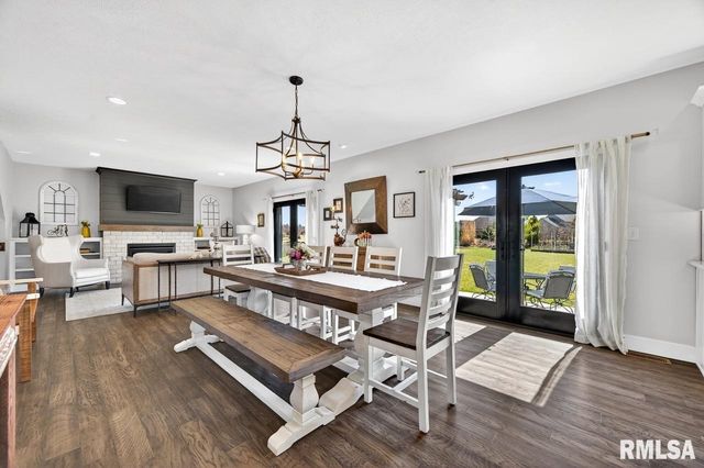 3000 W Saddle Creek Drive, Dunlap, IL 61525