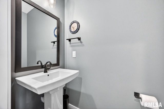 3000 W Saddle Creek Drive, Dunlap, IL 61525