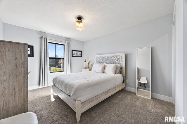 3000 W Saddle Creek Drive, Dunlap, IL 61525