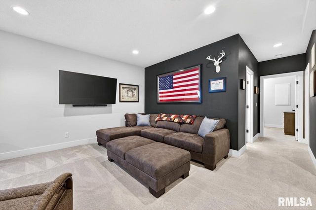 3000 W Saddle Creek Drive, Dunlap, IL 61525