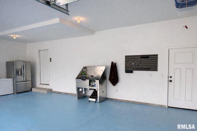 3000 W Saddle Creek Drive, Dunlap, IL 61525