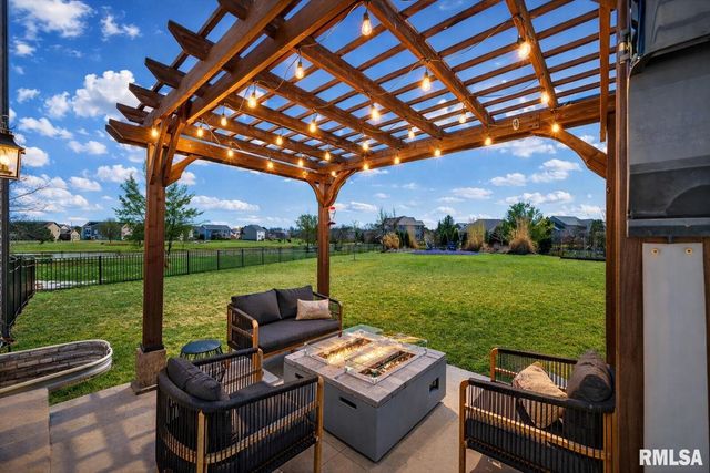 3000 W Saddle Creek Drive, Dunlap, IL 61525