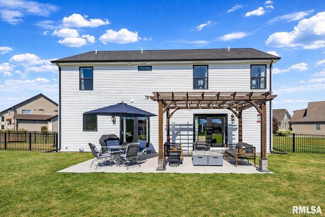 3000 W Saddle Creek Drive, Dunlap, IL 61525