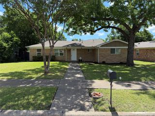 2536 Earlcove Drive, Dallas, TX 75227