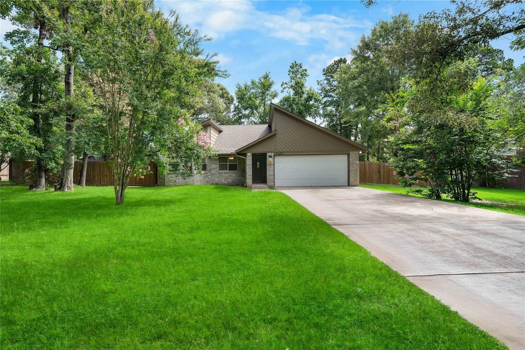 2403 Mustang Drive, Conroe, TX 77384