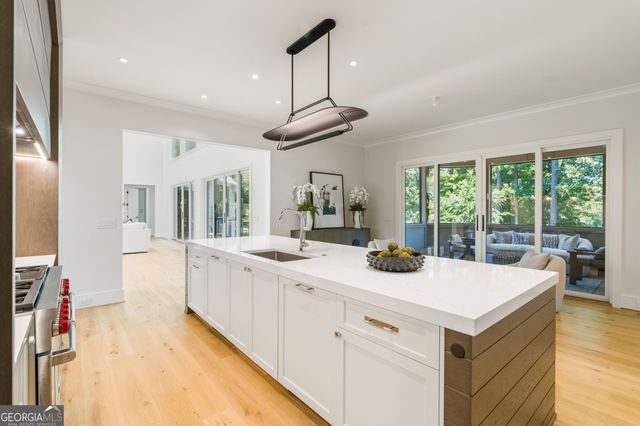 825 Kenry Court, Atlanta, GA 30342