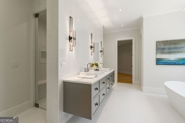 825 Kenry Court, Atlanta, GA 30342