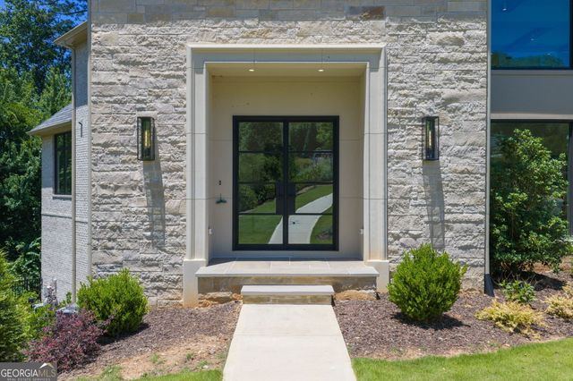 825 Kenry Court, Atlanta, GA 30342