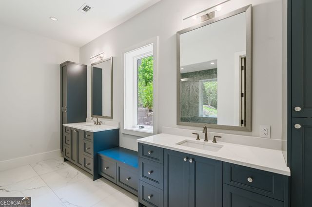 825 Kenry Court, Atlanta, GA 30342
