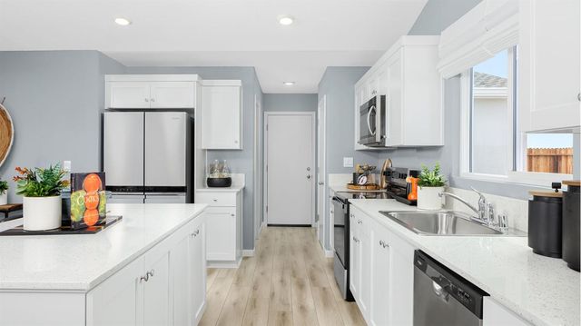 2419 Cellar St, Manteca, CA 95337