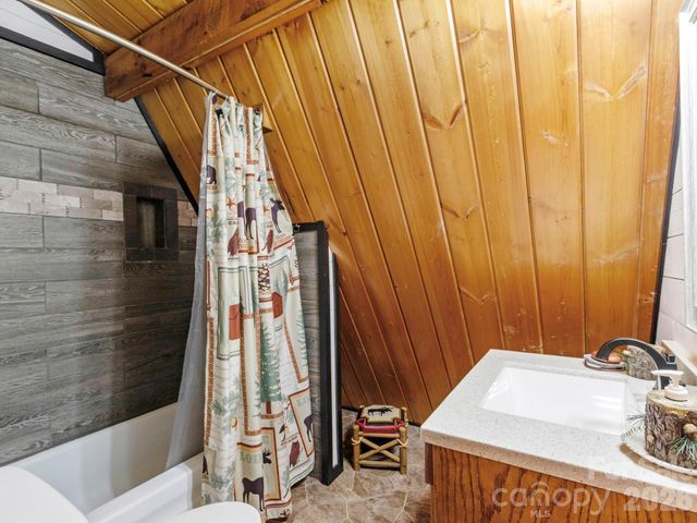 1901 Blue Rock Road, Burnsville, NC 28714