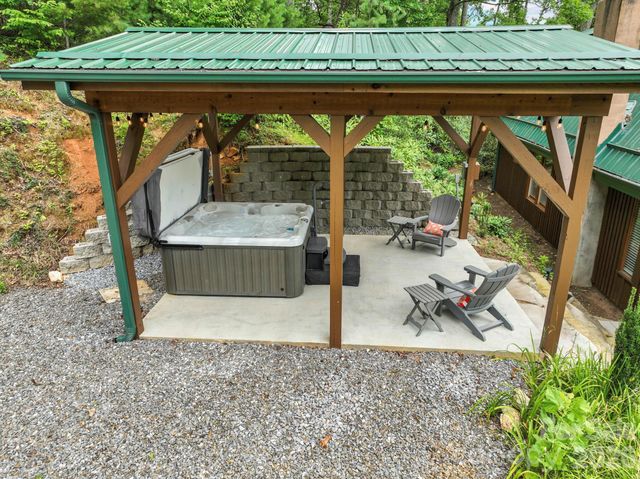 1901 Blue Rock Road, Burnsville, NC 28714