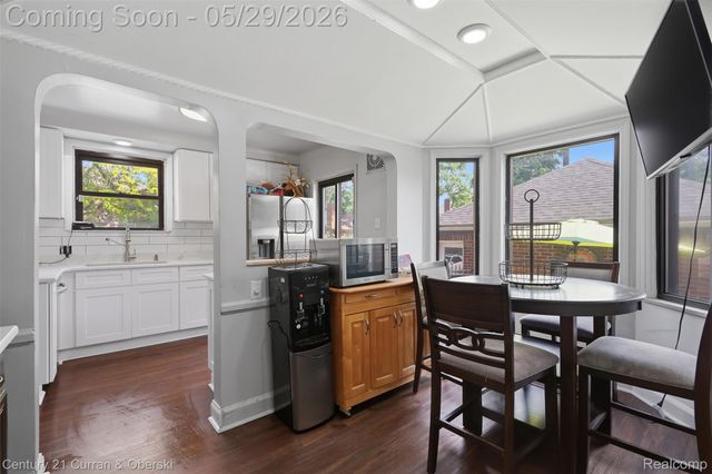 20096 Shrewsbury Road, Detroit, MI 48221