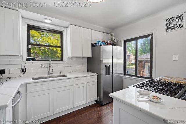 20096 Shrewsbury Road, Detroit, MI 48221