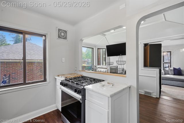 20096 Shrewsbury Road, Detroit, MI 48221