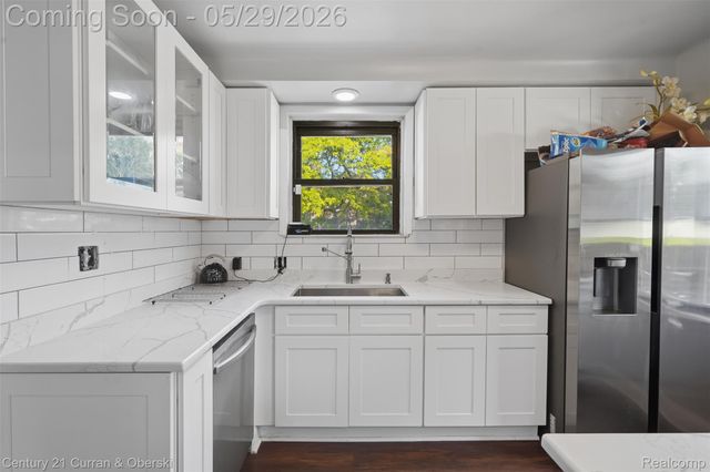 20096 Shrewsbury Road, Detroit, MI 48221