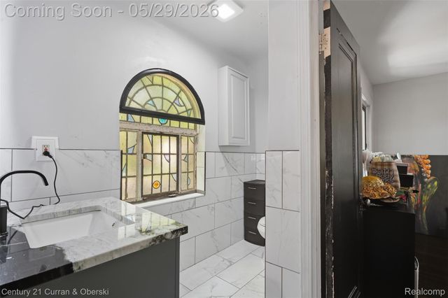 20096 Shrewsbury Road, Detroit, MI 48221