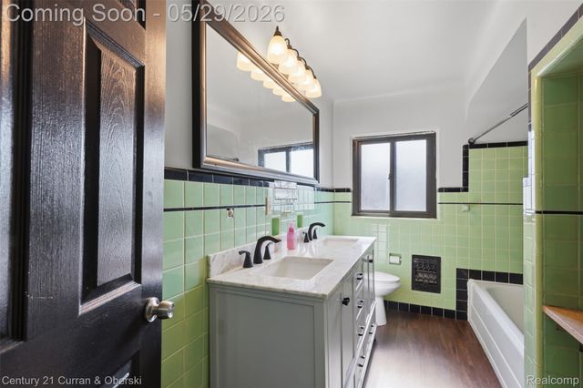20096 Shrewsbury Road, Detroit, MI 48221