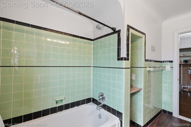 20096 Shrewsbury Road, Detroit, MI 48221