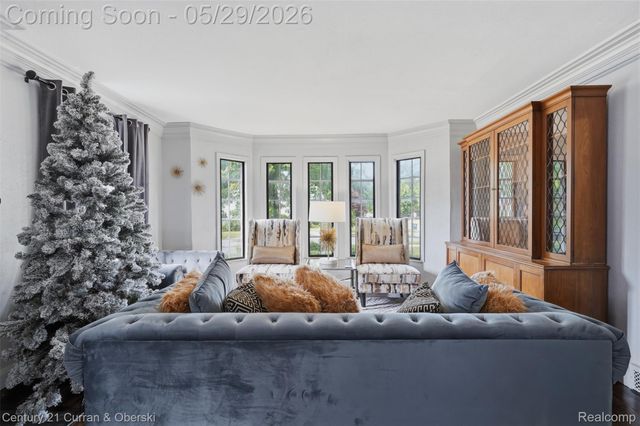 20096 Shrewsbury Road, Detroit, MI 48221