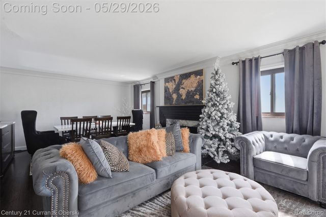 20096 Shrewsbury Road, Detroit, MI 48221